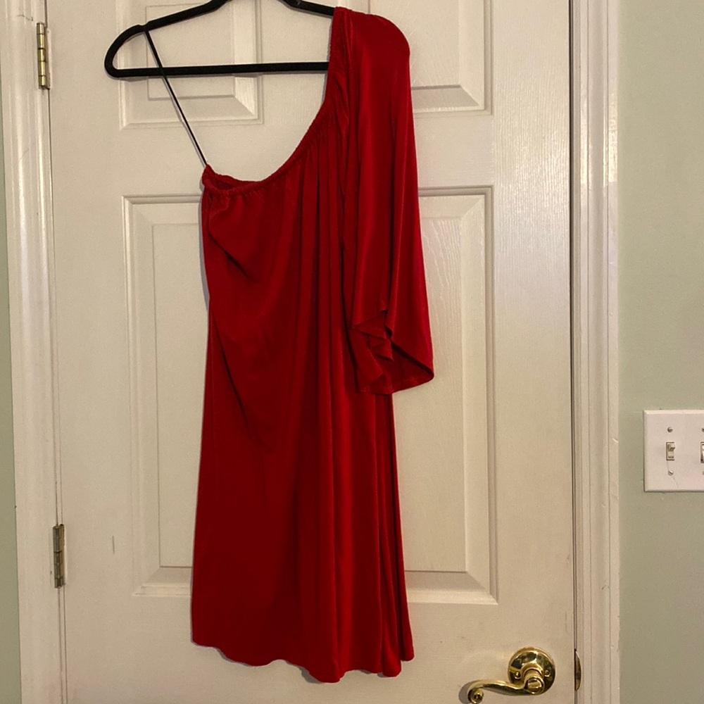 Off-Shoulder Hourglass Lilly Cocktail Dress